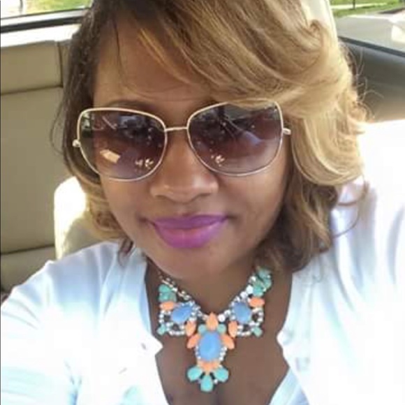 Necklace - Picture 2 of 2